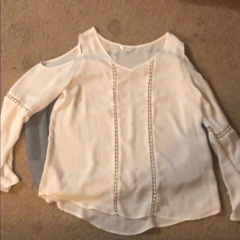 Cream cut out shoulder shirt